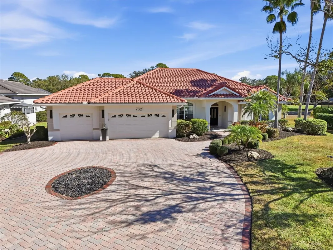 Property Slideshow image 1 of 41 | 7321 links ct, Sarasota, FL, 34243