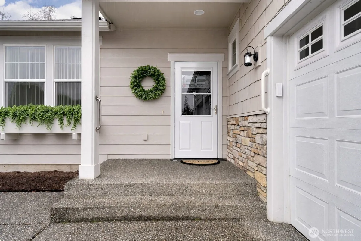 Property Slideshow image 1 of 35 | 174 s 48th pl, Mount Vernon, WA, 98274