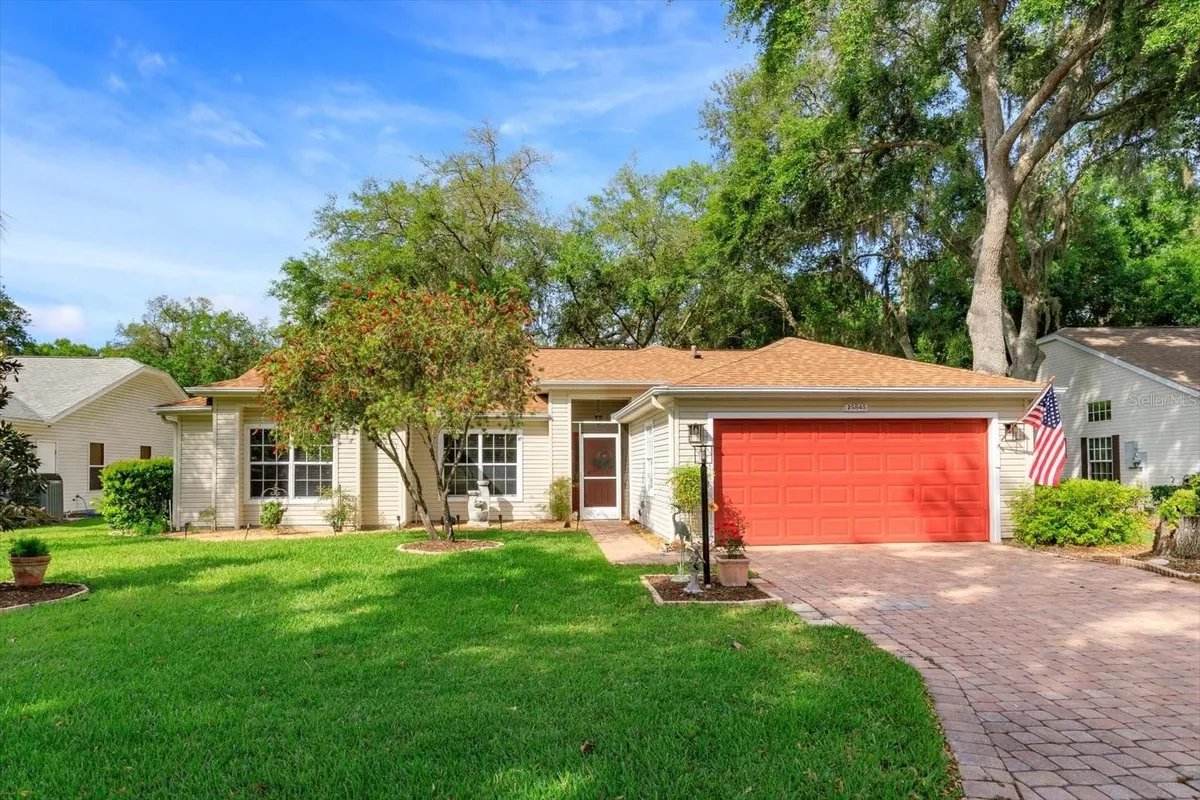 Property Slideshow image 1 of 30 | 25845 glen eagle dr, Leesburg, FL, 34748