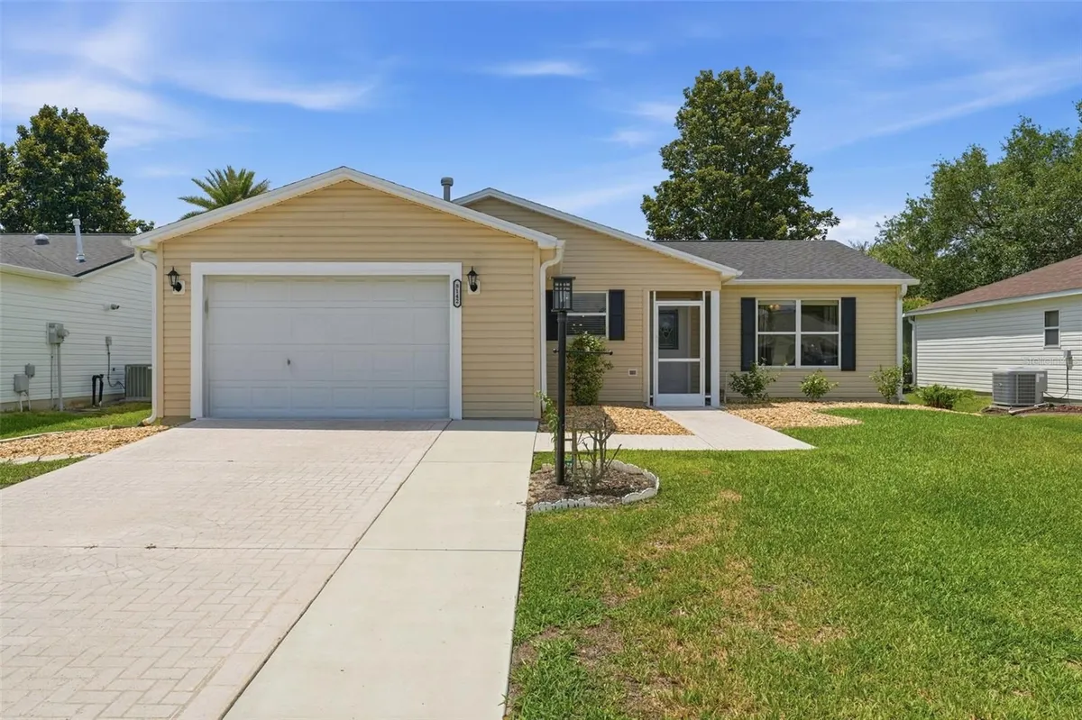 Property Slideshow image 1 of 33 | 8142 se 175th columbia pl, The Villages, FL, 32162