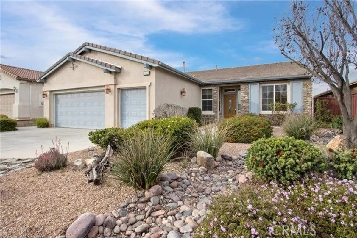 Property Slideshow image 1 of 47 | 8172 parry dr, Hemet, CA, 92545