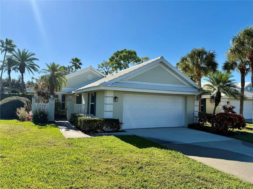 Property Slideshow image 1 of 38 | 714 harrington lake dr 1, Venice, FL, 34293