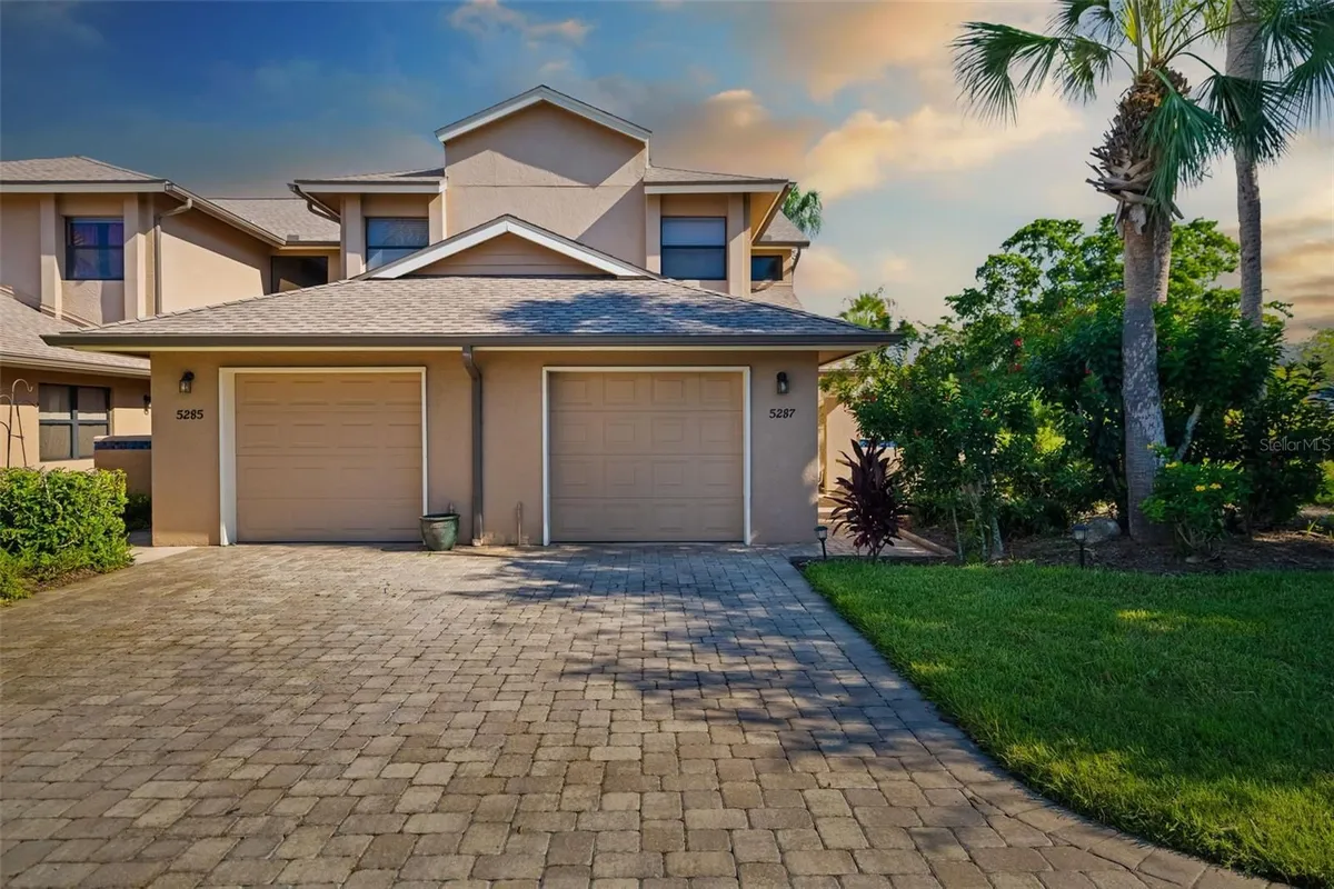 Property Slideshow image 1 of 58 | 5287 heron way 205, Sarasota, FL, 34231