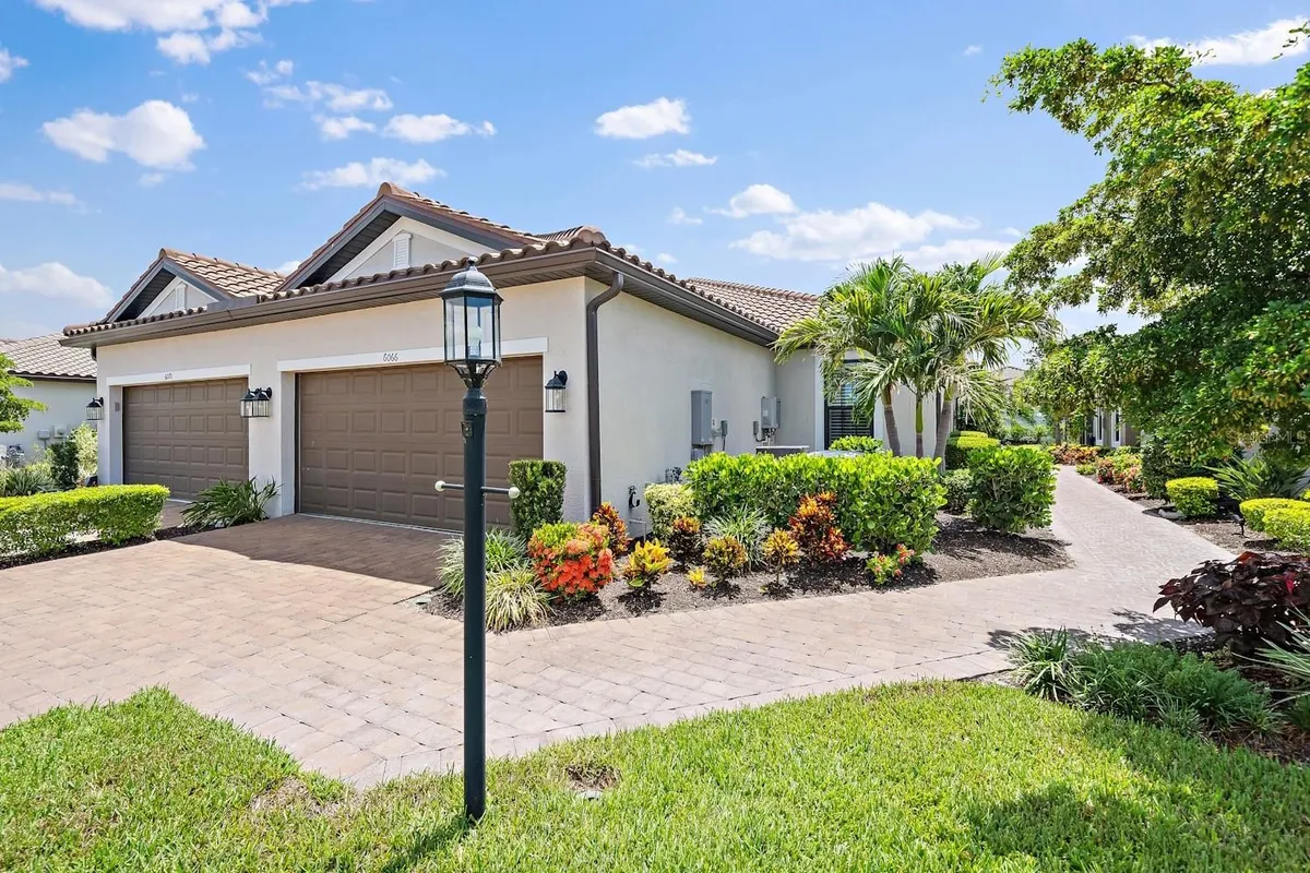 Property Slideshow image 1 of 4 | 6066 mesa gln, Bradenton, FL, 34203