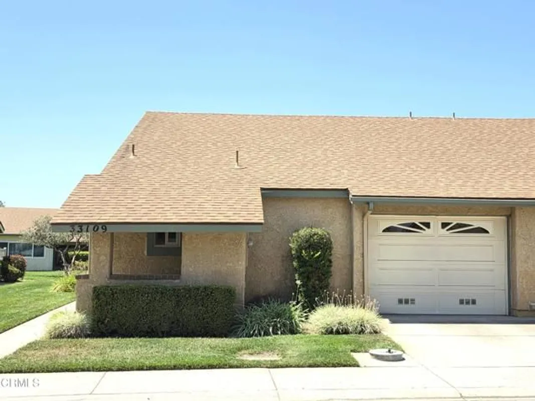 Property Slideshow image 1 of 58 | 33109 village 33 33, Camarillo, CA, 93012