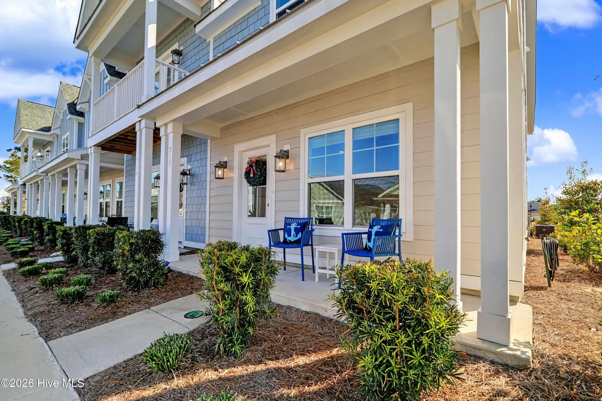 Property Slideshow image 1 of 47 | 912 fresnel run, Wilmington, NC, 28412