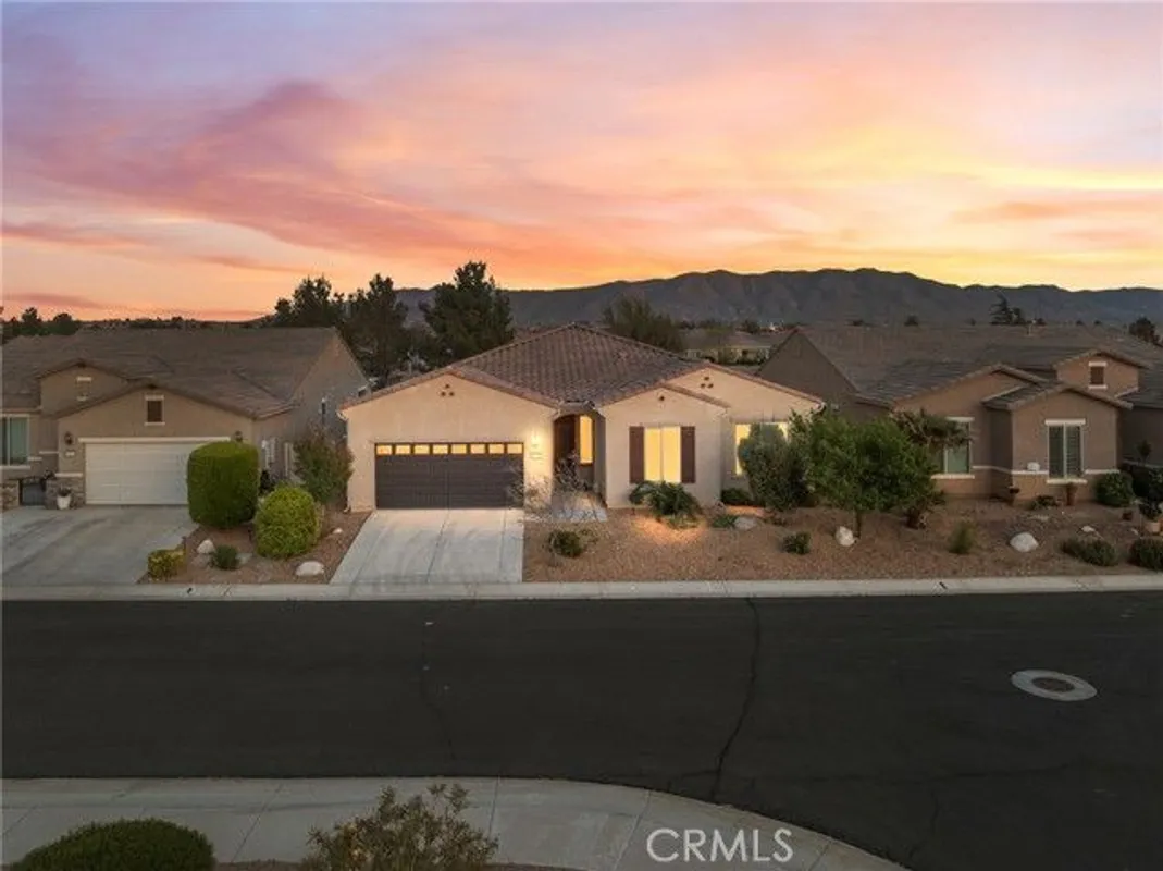 Property Slideshow image 1 of 42 | 19255 castana st, Apple Valley, CA, 92308