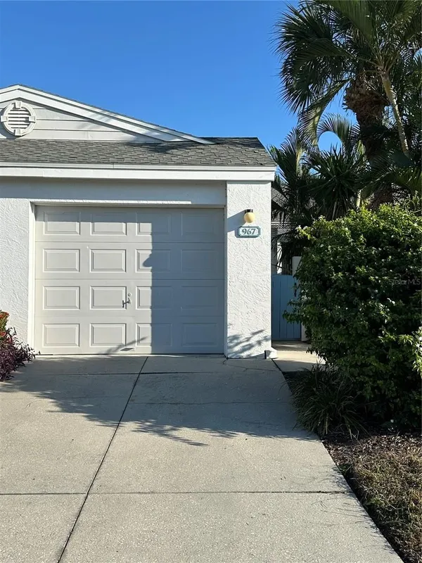 Property Slideshow image 1 of 37 | 967 waterside ln, Bradenton, FL, 34209