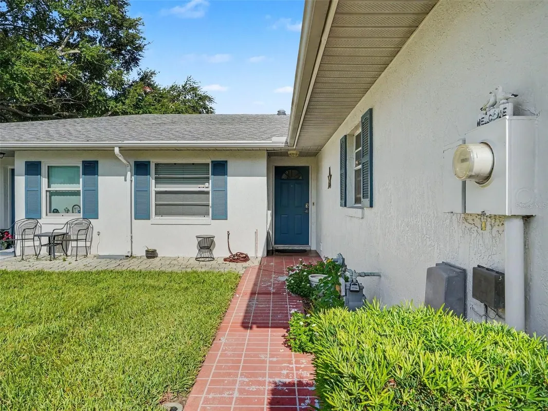 Property Slideshow image 1 of 32 | 1525 oakview cir, Winter Haven, FL, 33880