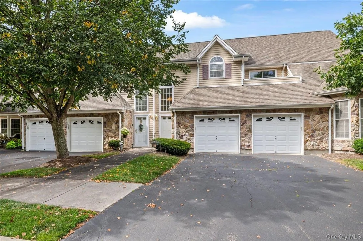 Property Slideshow image 1 of 27 | 108 joseph ln, Dix Hills, NY, 11746
