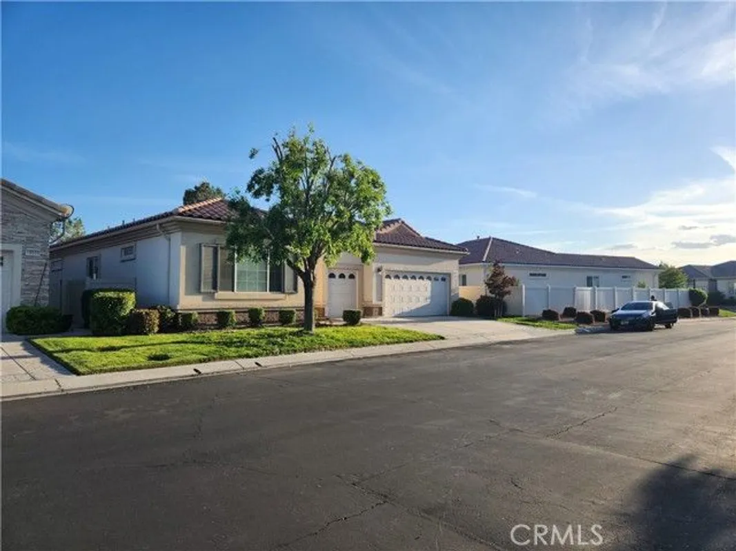 Property Slideshow image 1 of 36 | 19533 vermillion ln, Apple Valley, CA, 92308