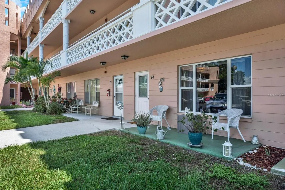 Property Slideshow image 1 of 26 | 2458 columbia dr 24, Clearwater, FL, 33763