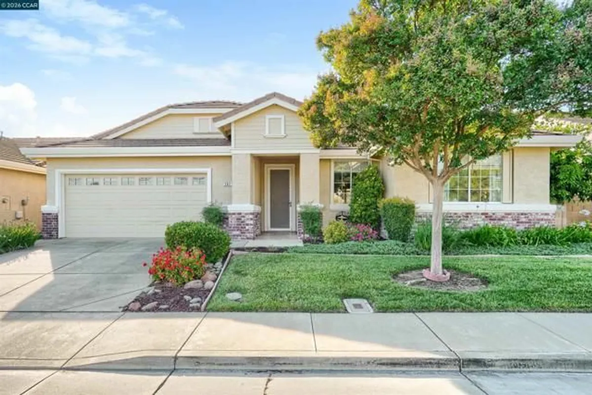 Property Slideshow image 1 of 42 | 287 mandarin cir, Vacaville, CA, 95687