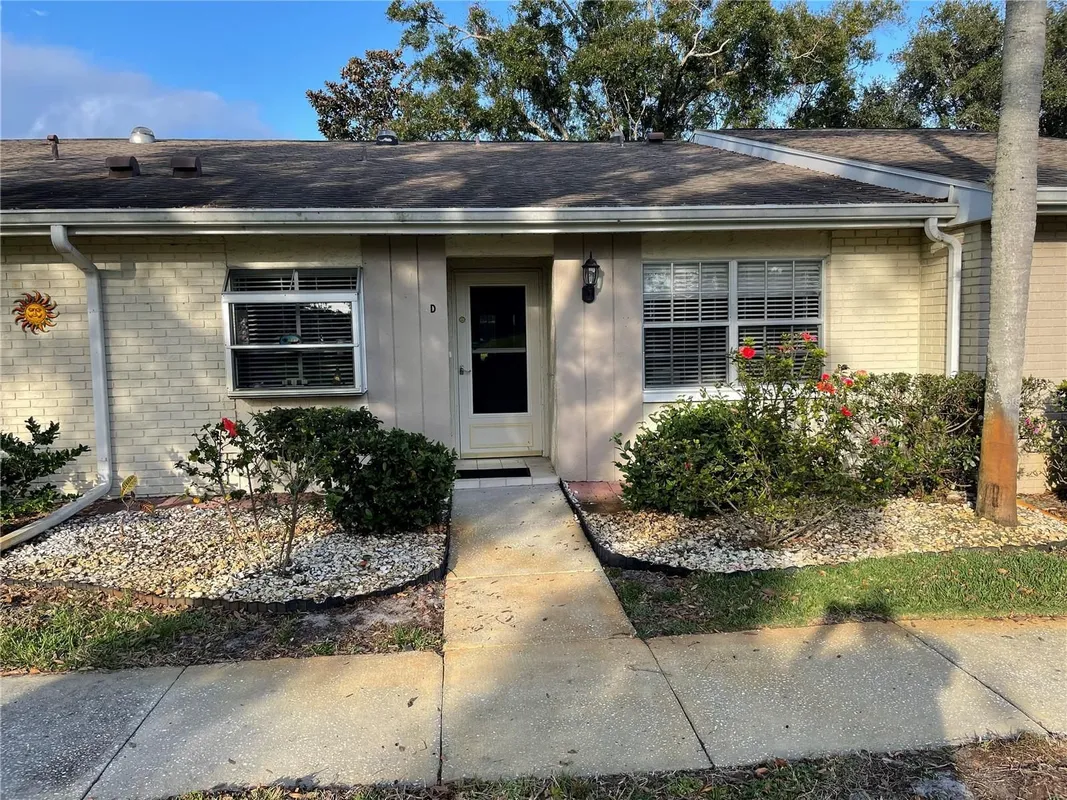 Property Slideshow image 1 of 33 | 1084 dunrobin dr d, Palm Harbor, FL, 34684