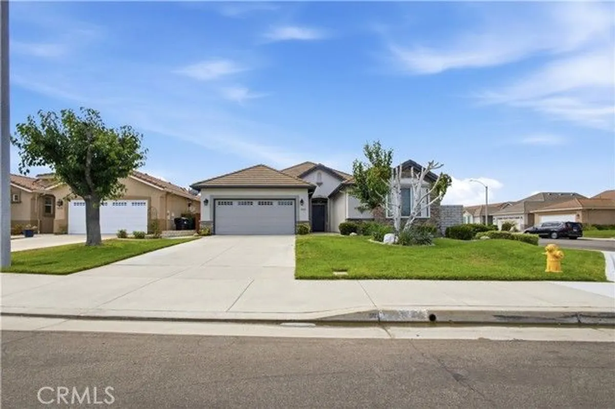 Property Slideshow image 1 of 57 | 30365 glen ellen cir, Murrieta, CA, 92563