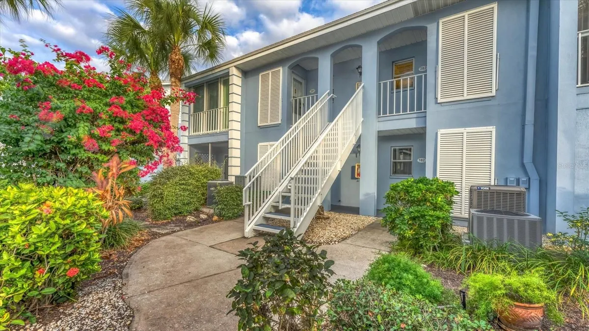 Property Slideshow image 1 of 44 | 450 cerromar rd 282, Venice, FL, 34293