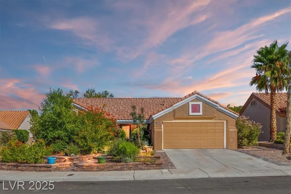 Property Slideshow image 1 of 43 | 3112 birch grove ct, Las Vegas, NV, 89134