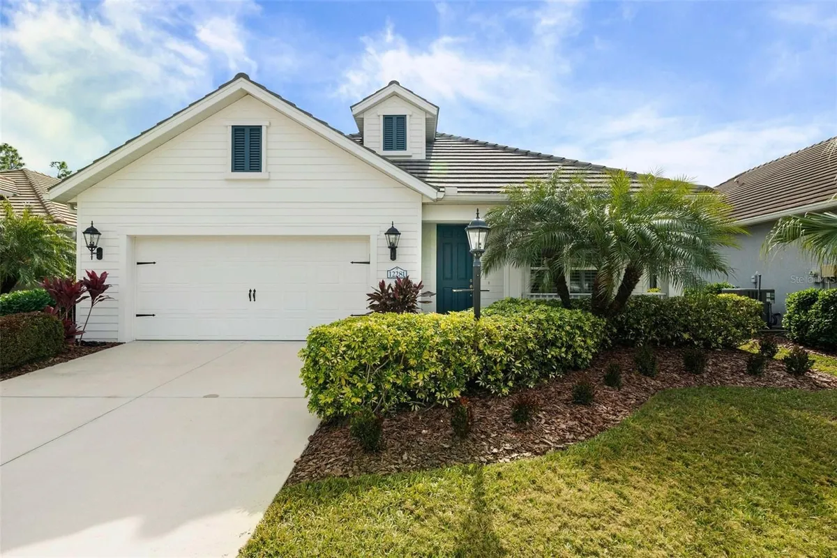 Property Slideshow image 1 of 44 | 12281 stuart dr, Venice, FL, 34293