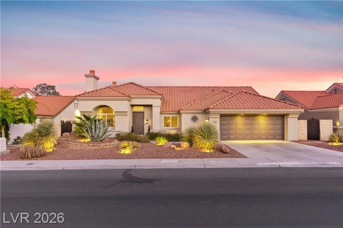 Property Slideshow image 1 of 76 | 2900 crown ridge dr, Las Vegas, NV, 89134