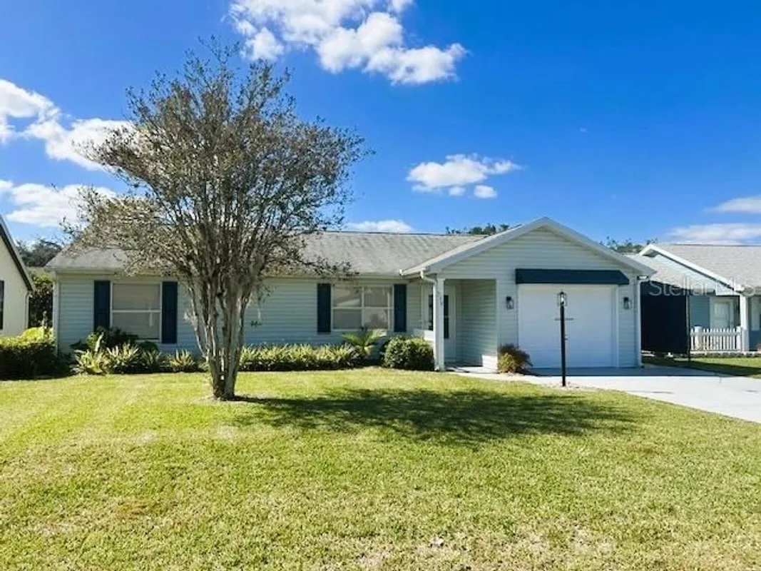 Property Slideshow image 1 of 41 | 528 valencia pl, Lady Lake, FL, 32159