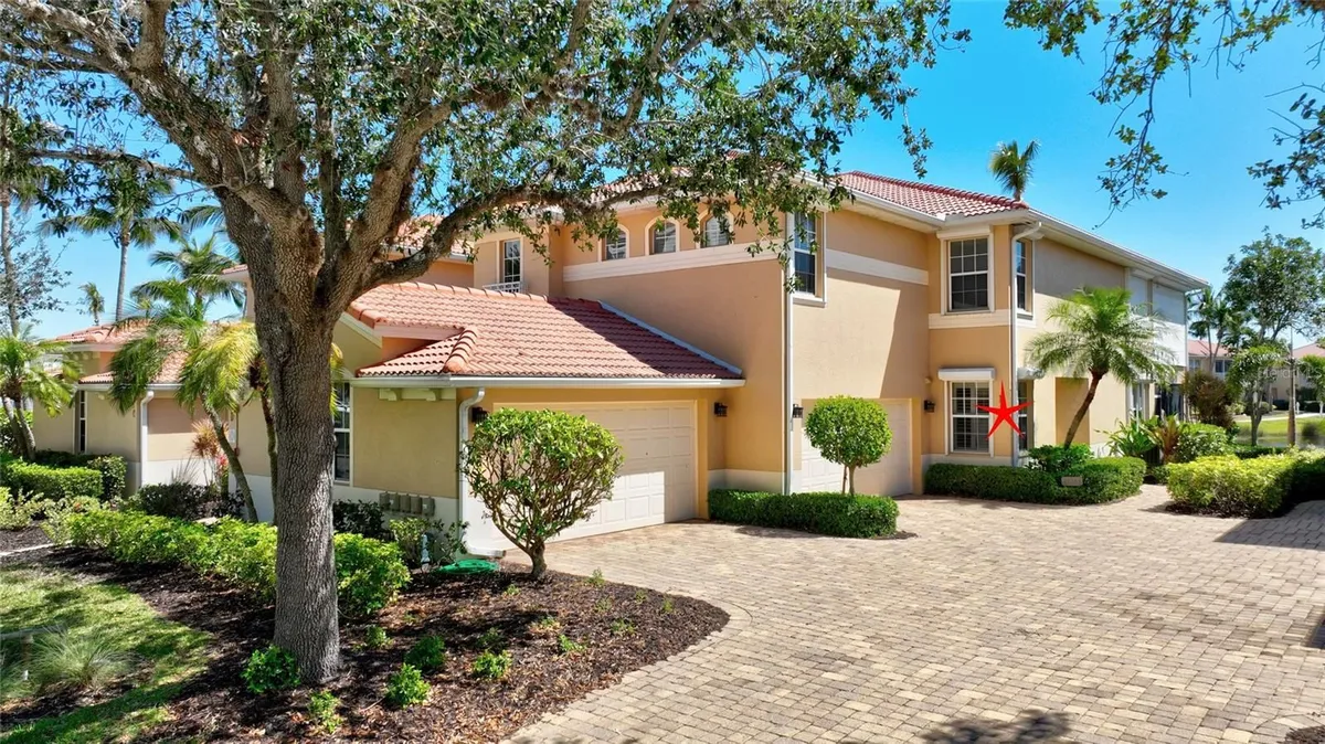 Property Slideshow image 1 of 31 | 3336 sunset key cir b, Punta Gorda, FL, 33955