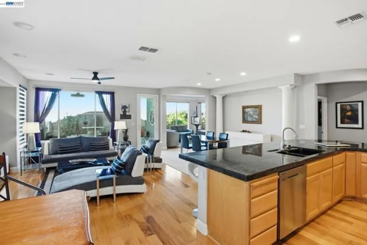 Property Slideshow image 1 of 44 | 1048 diamante, Rio Vista, CA, 94571