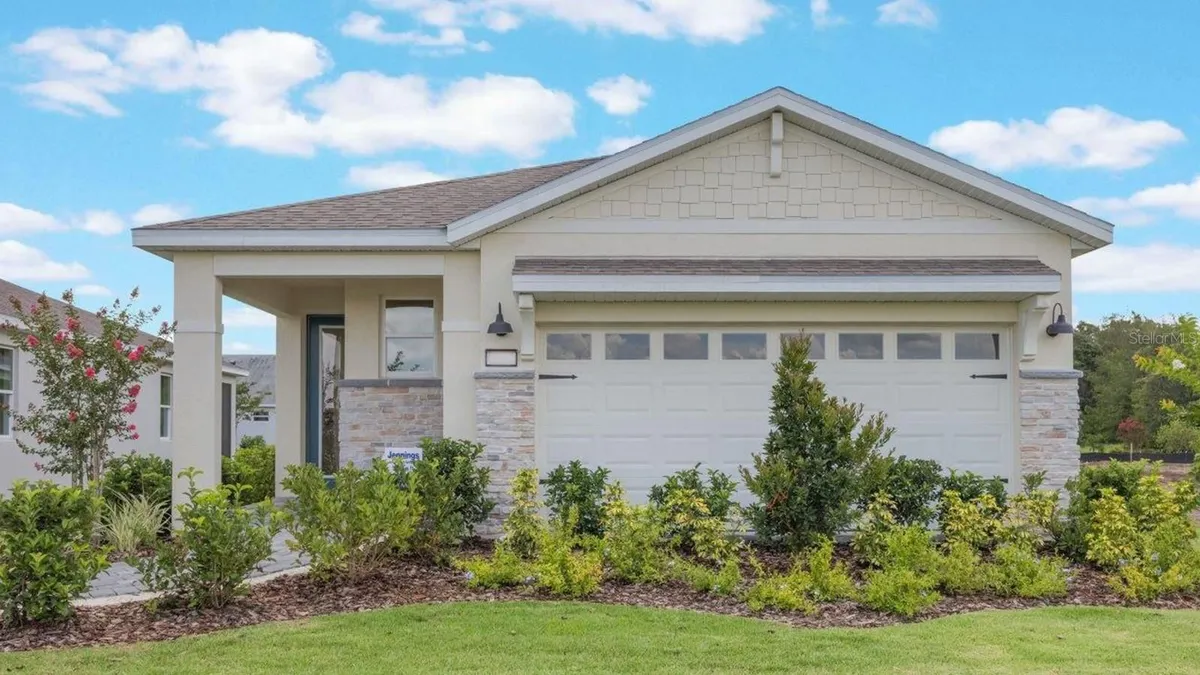 Property Slideshow image 1 of 36 | 3953 kennebunk loop, Mount Dora, FL, 32757