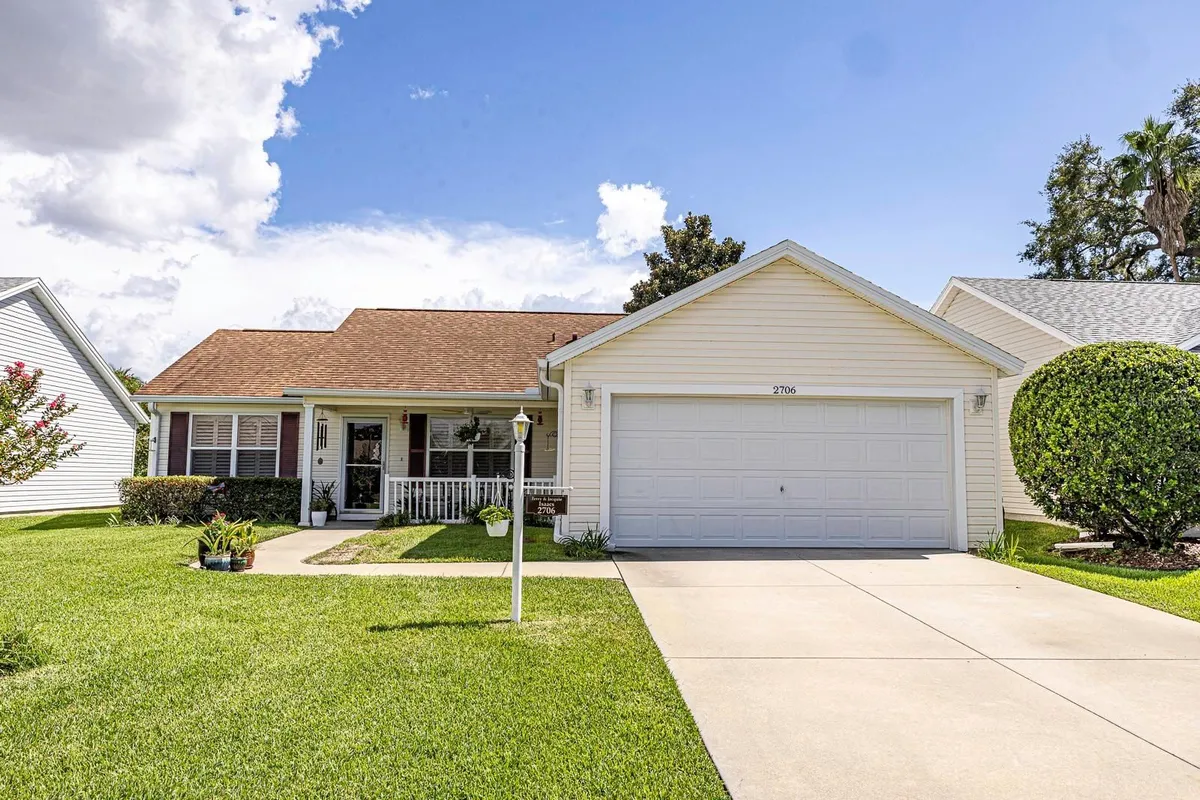 Property Slideshow image 1 of 27 | 2706 morven park way, The Villages, FL, 32162
