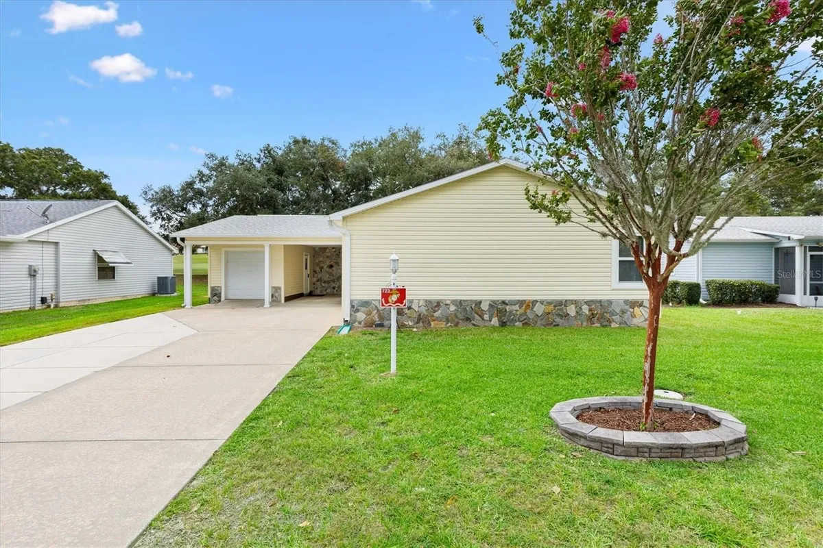 Property Slideshow image 1 of 39 | 723 heathrow ave, Lady Lake, FL, 32159