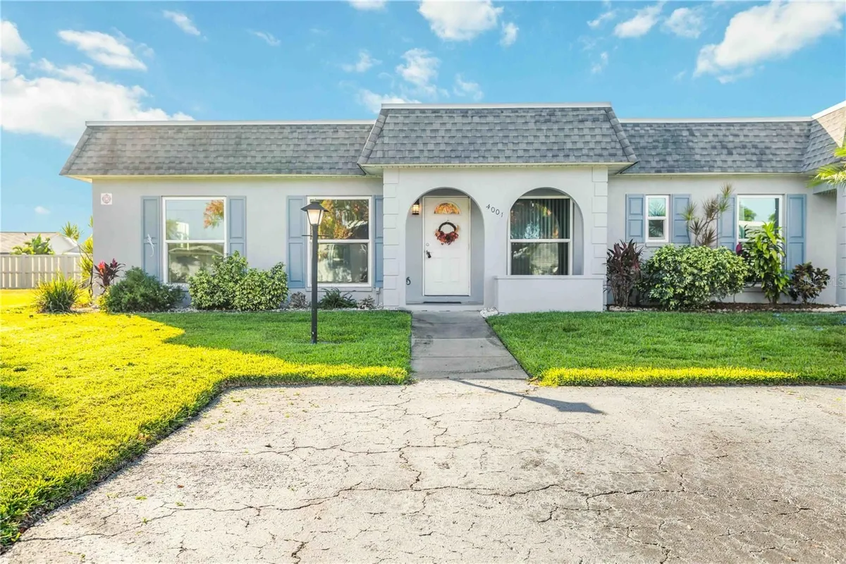 Property Slideshow image 1 of 34 | 4001 38th avenue dr w # 4001, Bradenton, FL, 34205
