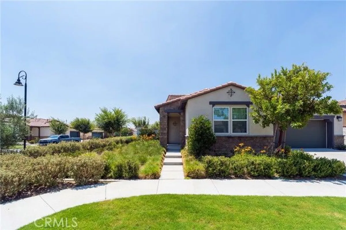 Property Slideshow image 1 of 42 | 4194 e perdido privado, Ontario, CA, 91761