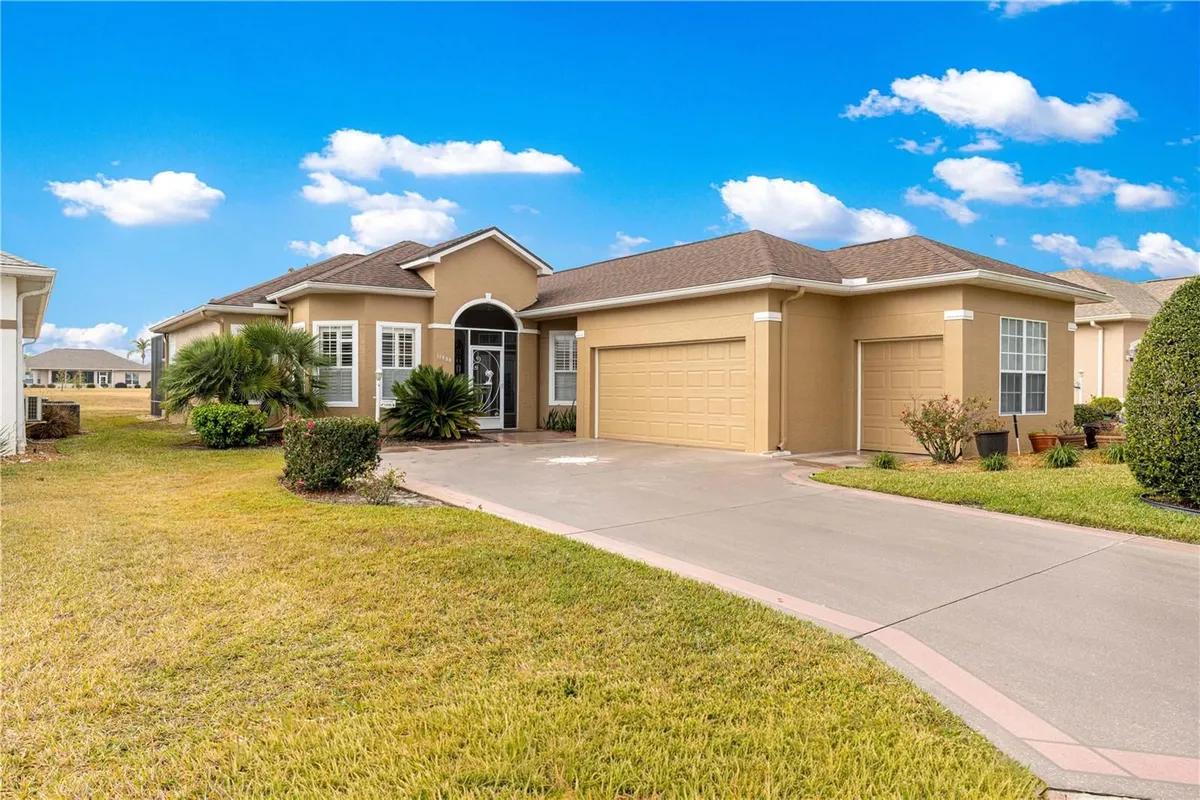 Property Slideshow image 1 of 67 | 11890 se 172nd ln, Summerfield, FL, 34491