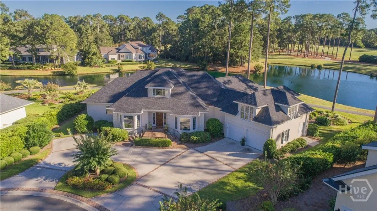 Property Slideshow image 1 of 32 | 10 pineside ln, Savannah, GA, 31411