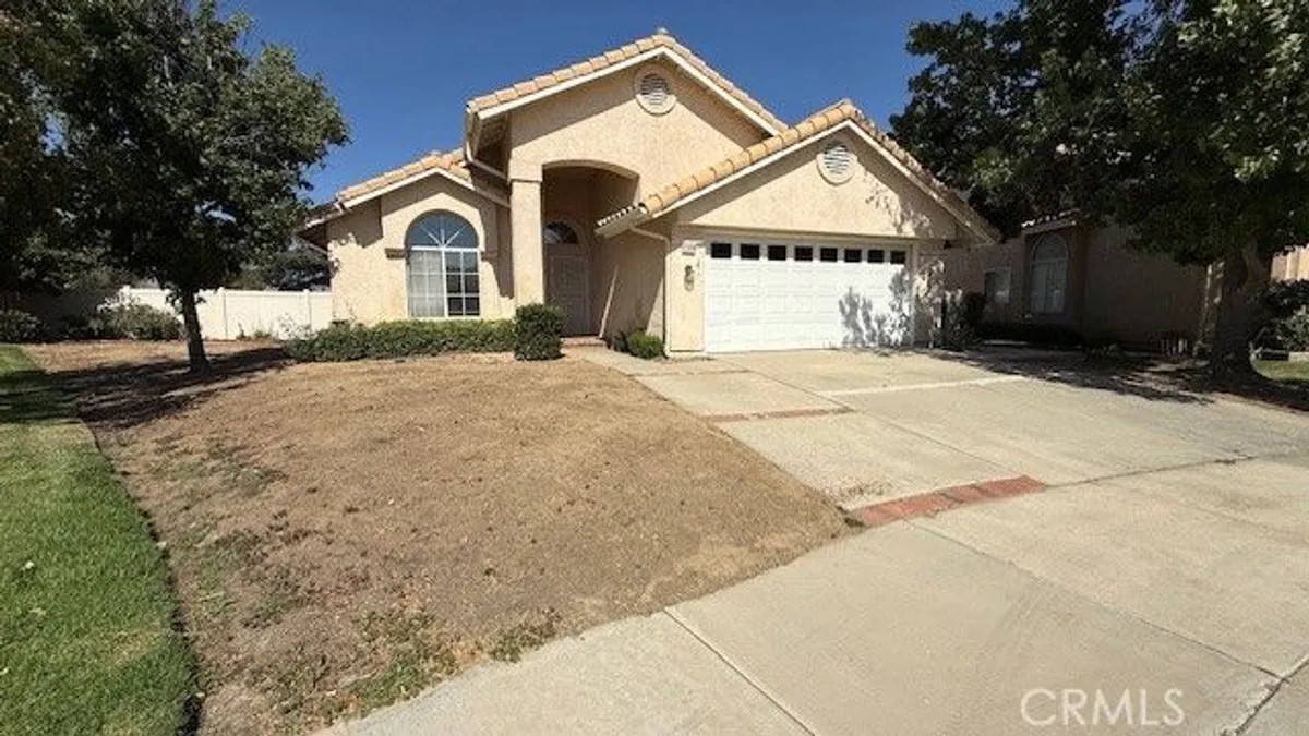 Property Slideshow image 1 of 14 | 802 s bay hl, Banning, CA, 92220
