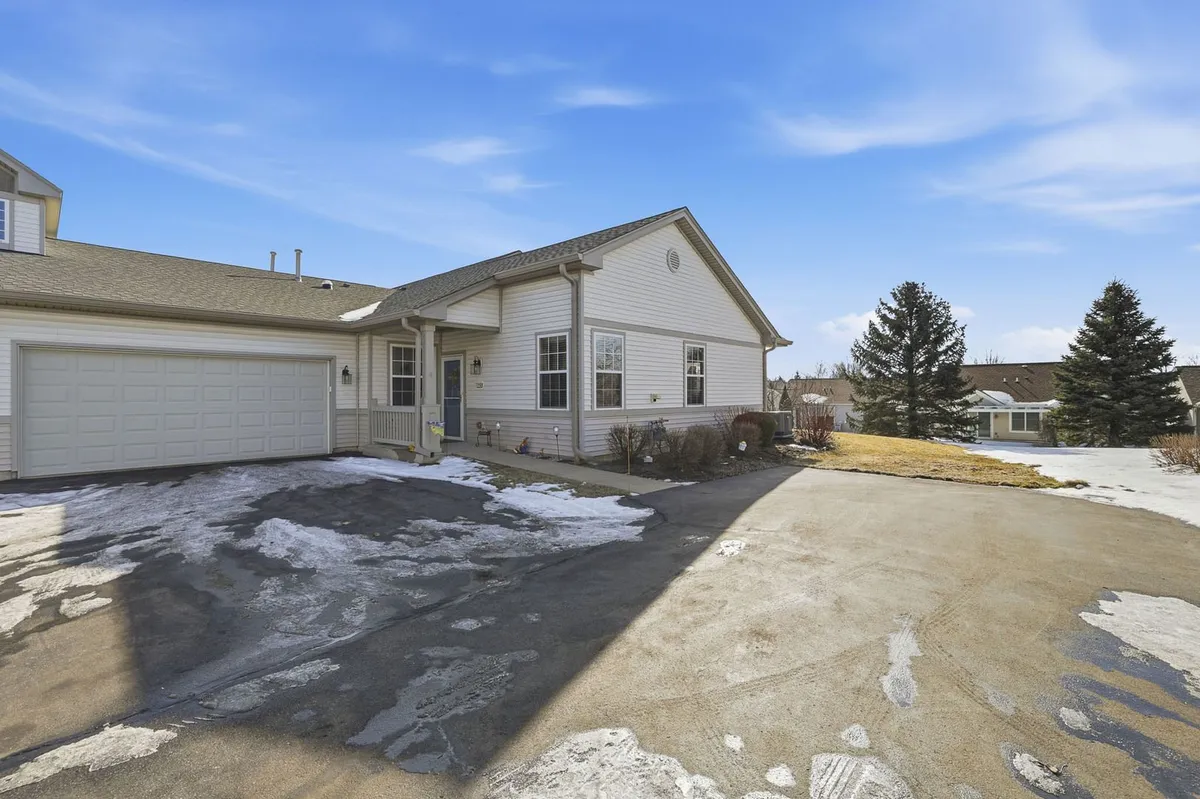 Property Slideshow image 1 of 20 | 12255 quail ridge dr, Huntley, IL, 60142