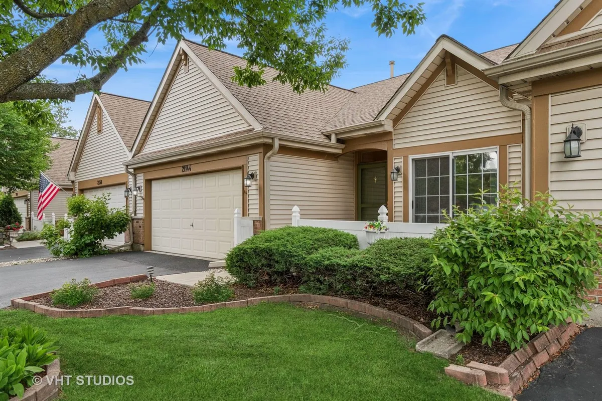 Property Slideshow image 1 of 51 | 21144 buckeye ct, Plainfield, IL, 60544