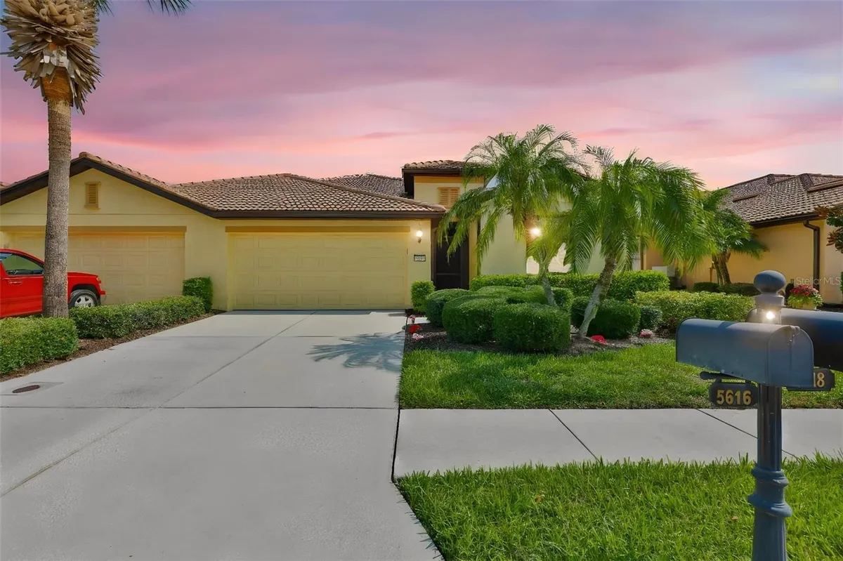 Property Slideshow image 1 of 86 | 5618 sunset falls dr, Apollo Beach, FL, 33572
