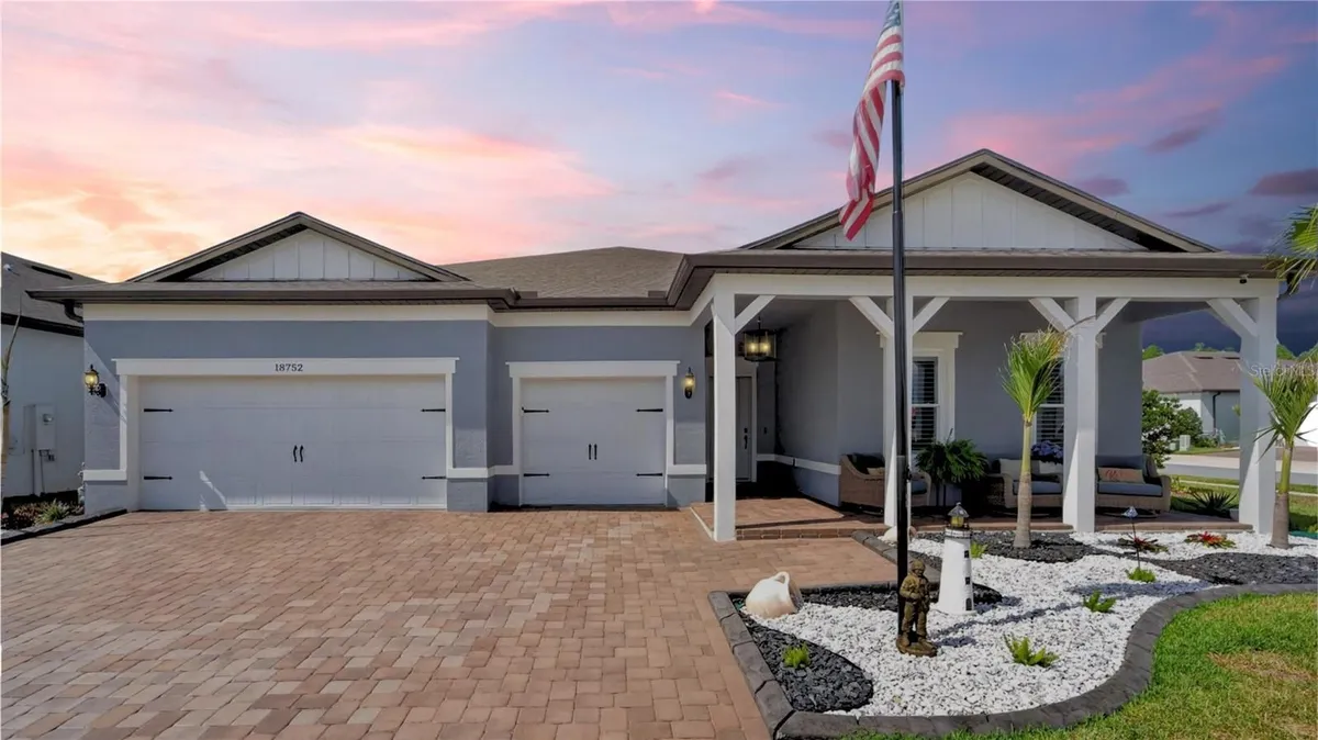 Property Slideshow image 1 of 82 | 18752 horizon view pt, Land O Lakes, FL, 34638