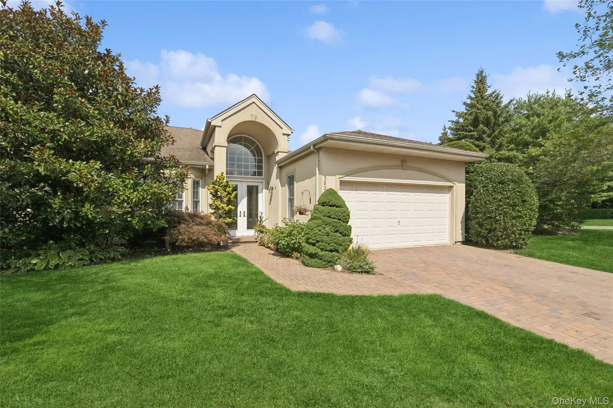 Property Slideshow image 1 of 31 | 382 altessa blvd, Melville, NY, 11747