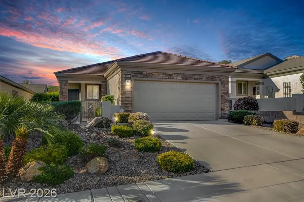 Property Slideshow image 1 of 71 | 2576 flare star dr, Henderson, NV, 89044
