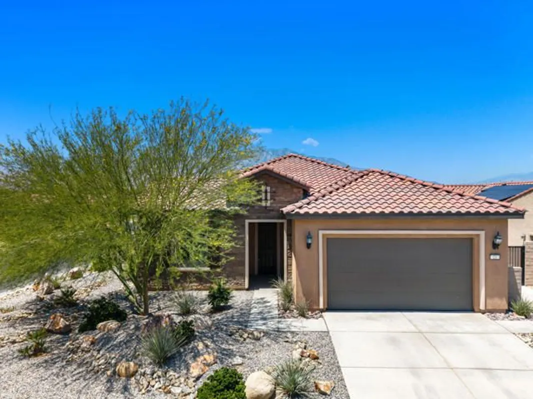 Property Slideshow image 1 of 48 | 23 sherry, Rancho Mirage, CA, 92270