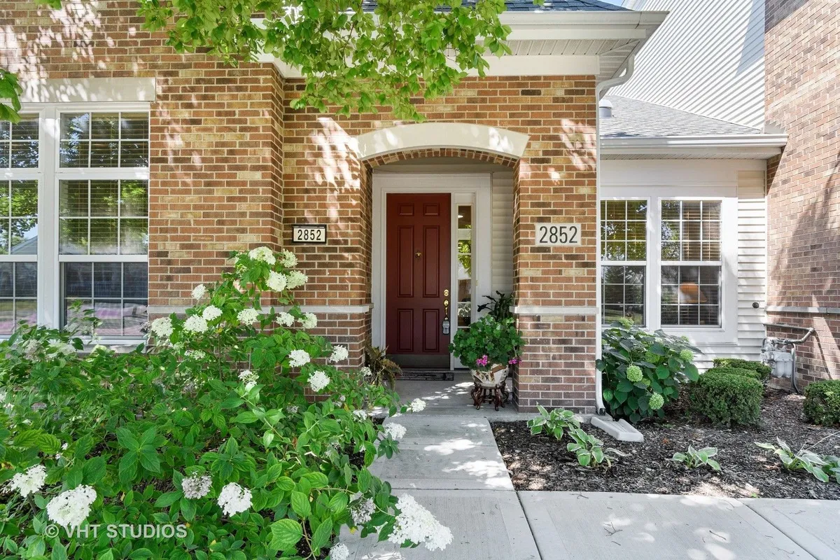 Property Slideshow image 1 of 31 | 2852 normandy cir, Naperville, IL, 60564