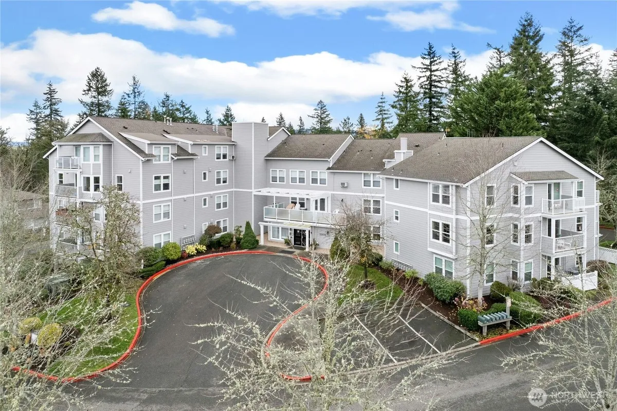 Property Slideshow image 1 of 31 | 22535 se highland cir 206, Issaquah, WA, 98029