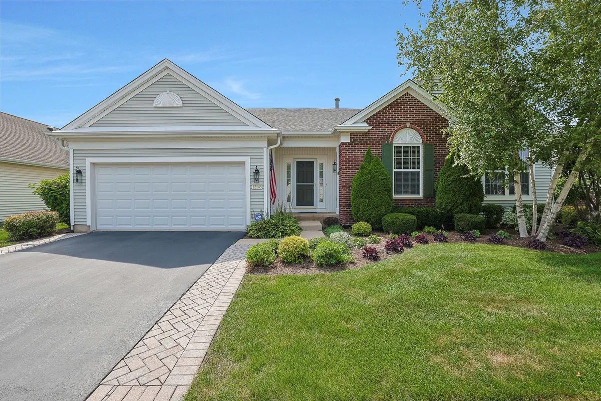 Property Slideshow image 1 of 34 | 12145 daphne dr, Huntley, IL, 60142