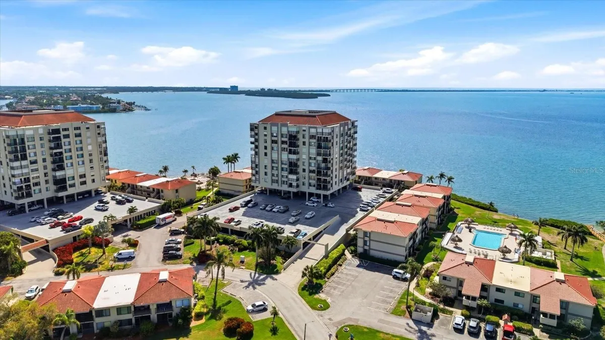 Property Slideshow image 1 of 39 | 6372 palma del mar blvd 1006, St Petersburg, FL, 33715