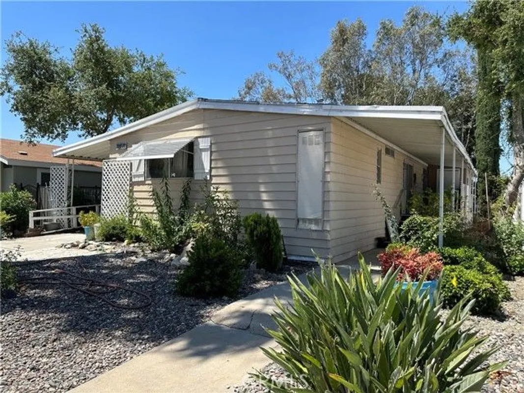 Property Slideshow image 1 of 6 | 38171 via la colina, Murrieta, CA, 92563