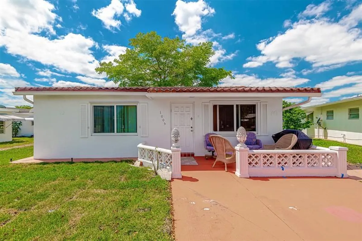 Property Slideshow image 1 of 22 | 1005 nw 73rd ave, Margate, FL, 33063