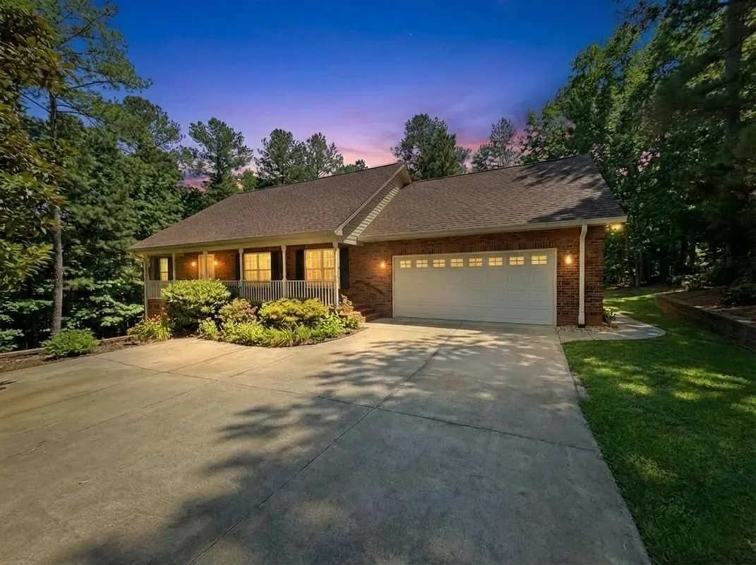 Property Slideshow image 1 of 25 | 207 wolf den pl, Mccormick, SC, 29835