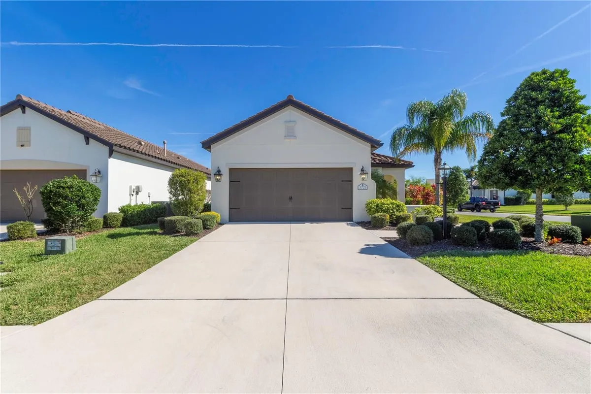 Property Slideshow image 1 of 59 | 3723 azurite way, Bradenton, FL, 34211