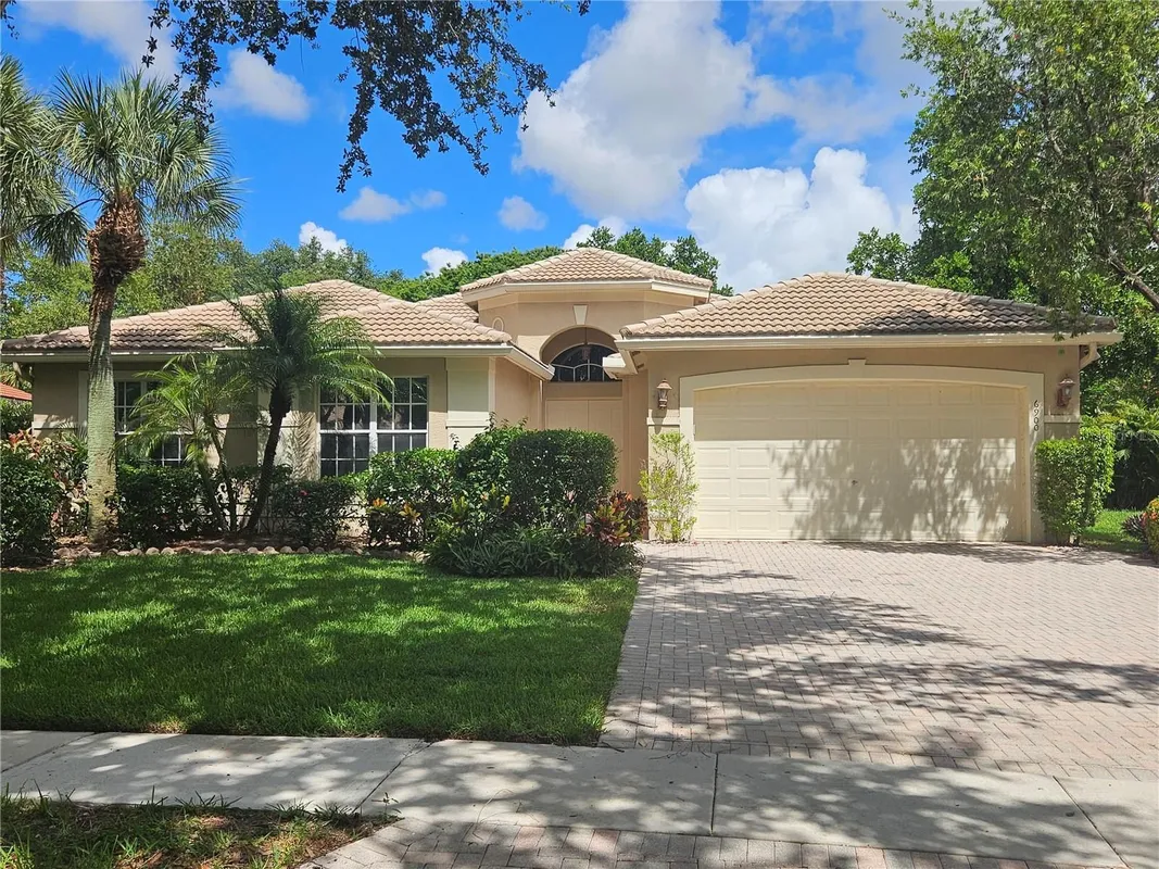 Property Slideshow image 1 of 75 | 6900 molakai cir, Boynton Beach, FL, 33437